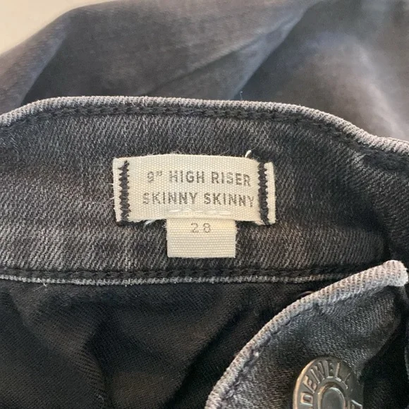 Madewell 9” High Riser Distressed Skinny Jeans - Picture 6 of 7